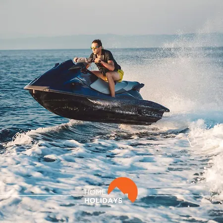 #002 Donalds Flat By Holidays Apartmán *