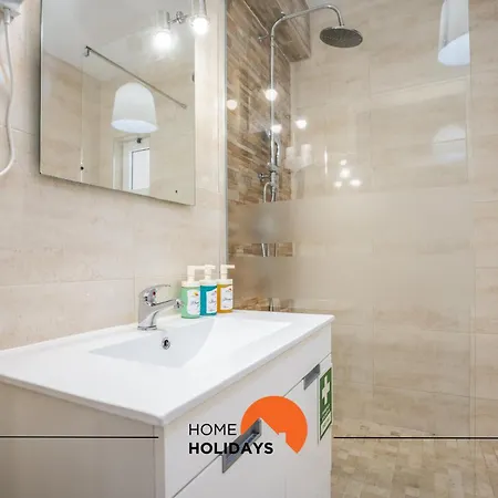 #002 Donalds Flat By Holidays Apartmán