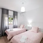 #002 Cozy Flat In Albufeira Central Stay * אלבופיירה