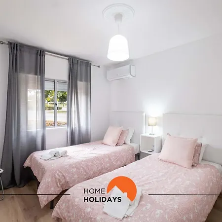 #002 Donalds Flat By Holidays