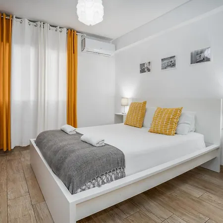 #002 Cozy Flat In Albufeira Central Stay * אלבופיירה