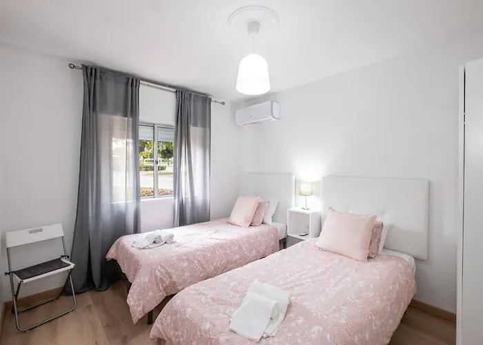 #002 Donalds Flat By Holidays * Αλμπουφέιρα